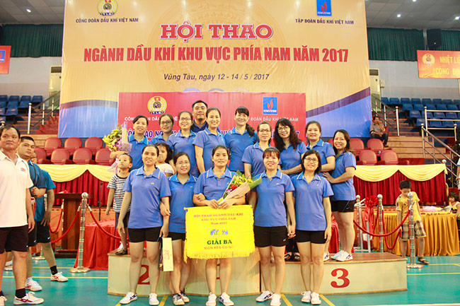 Trao giải nội dung kéo co